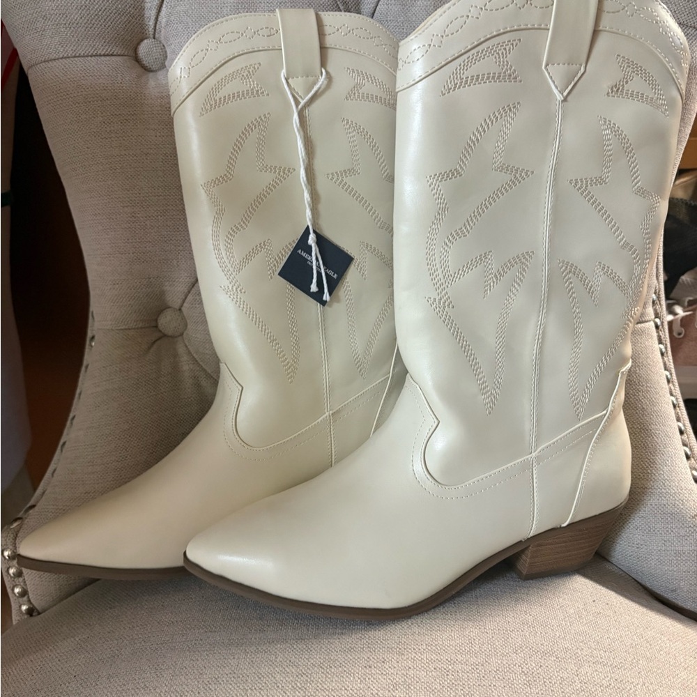 American Eagle Outfitters Cream Heeled Boots - Picture 4 of 13